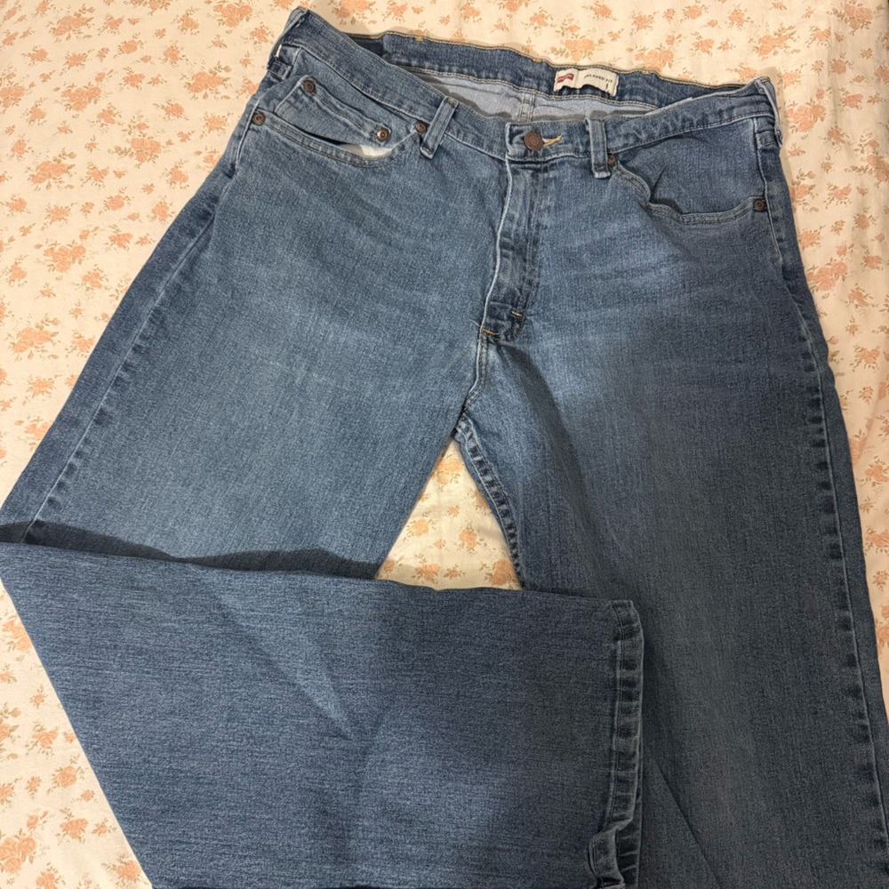 Wrangler Relaxed Fit Blue Jeans